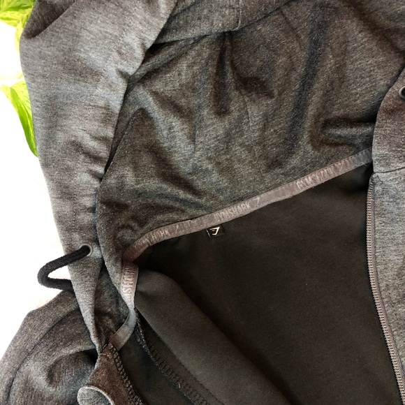 Gymshark Crop Hoodie - Picture 4 of 4